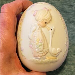 Vintage 1993 Precious Moments Enesco Porcelain Egg Figurine